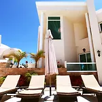 מלון Flamingo Boutique 4*