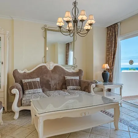 Flamingo Boutique 4*